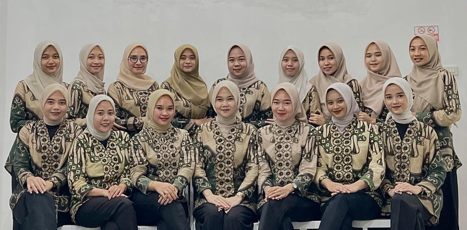 Foto lengkap tim Klinik Harapan Bintang
